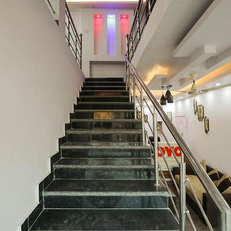 Hotel O Red Velvet Rooms & Banquet Faridabad Exterior foto