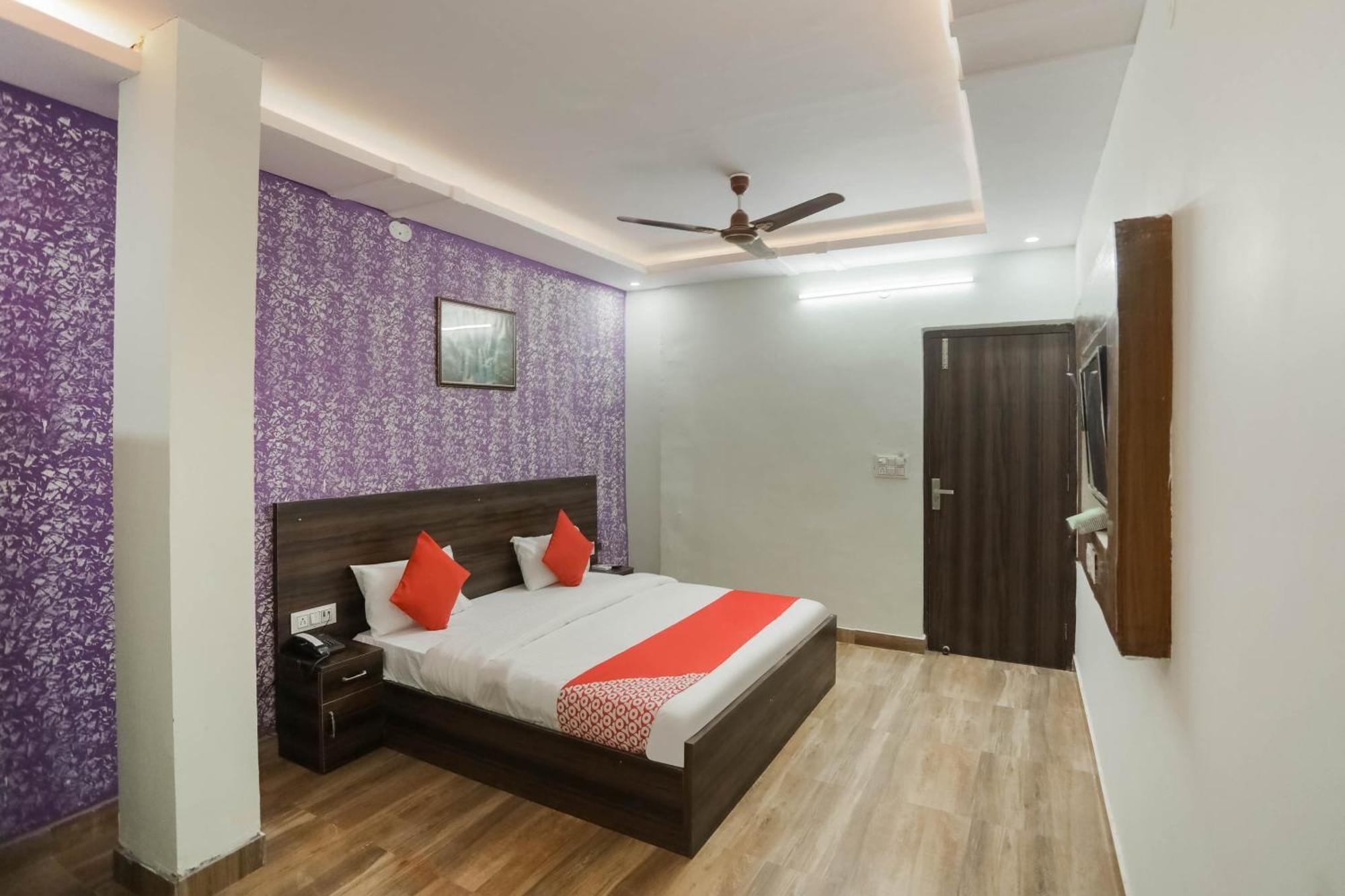 Hotel O Red Velvet Rooms & Banquet Faridabad Exterior foto