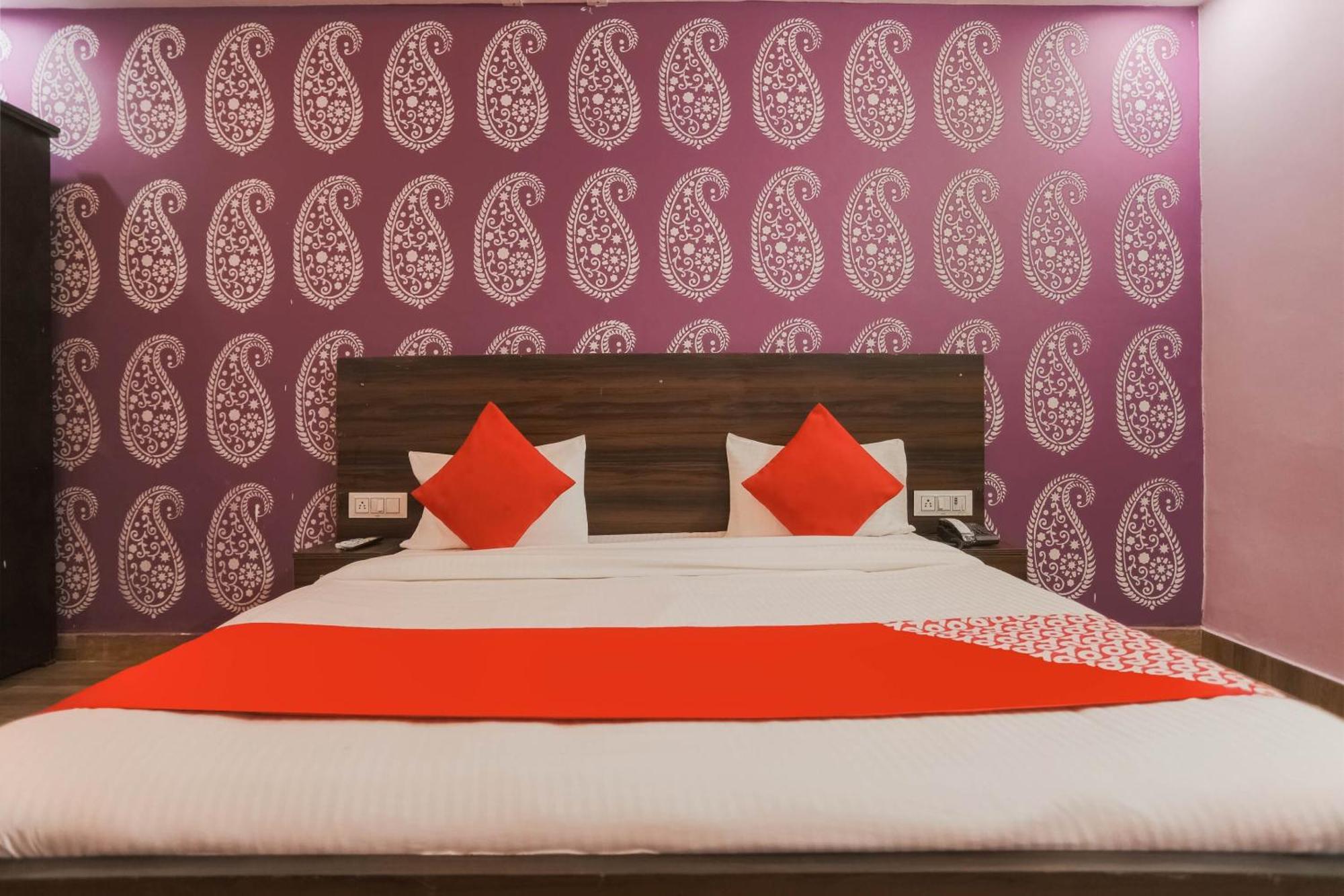 Hotel O Red Velvet Rooms & Banquet Faridabad Exterior foto