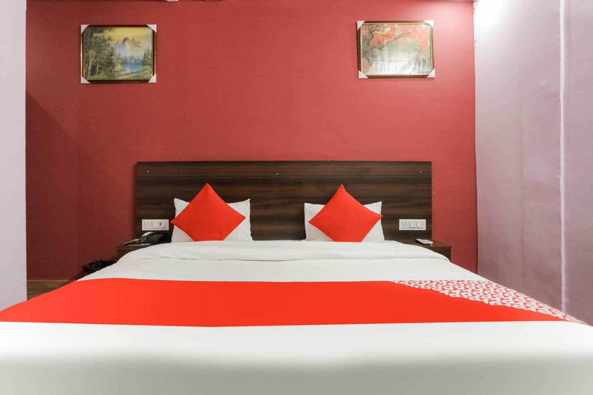 Hotel O Red Velvet Rooms & Banquet Faridabad Exterior foto